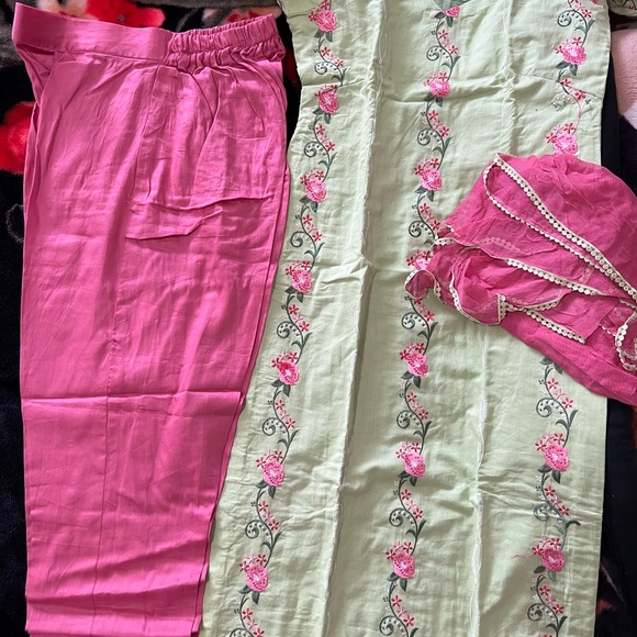 Punjabi suits on sale - Picture 8 of 11